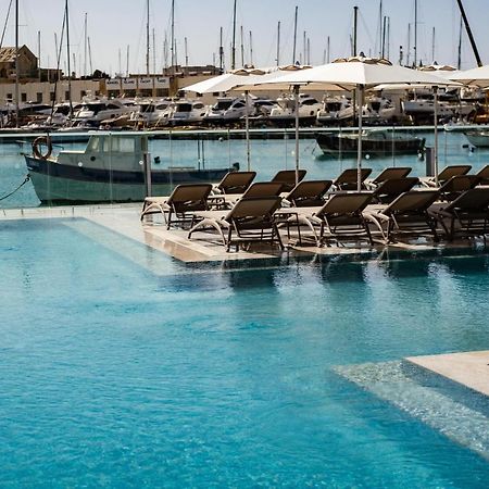 Gzira Strand Suites By Neu Collective מראה חיצוני תמונה