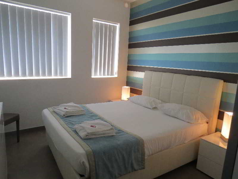 Gzira Strand Suites By Neu Collective מראה חיצוני תמונה