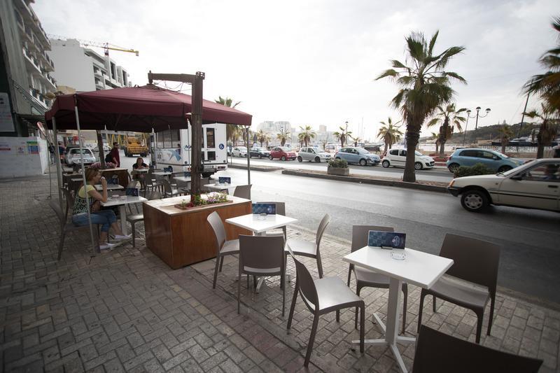Gzira Strand Suites By Neu Collective מראה חיצוני תמונה