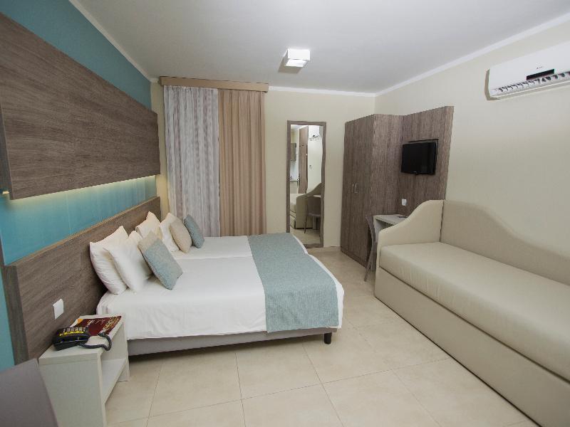 Gzira Strand Suites By Neu Collective מראה חיצוני תמונה